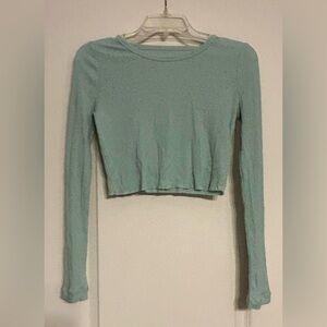 Cropped long sleeve top size s